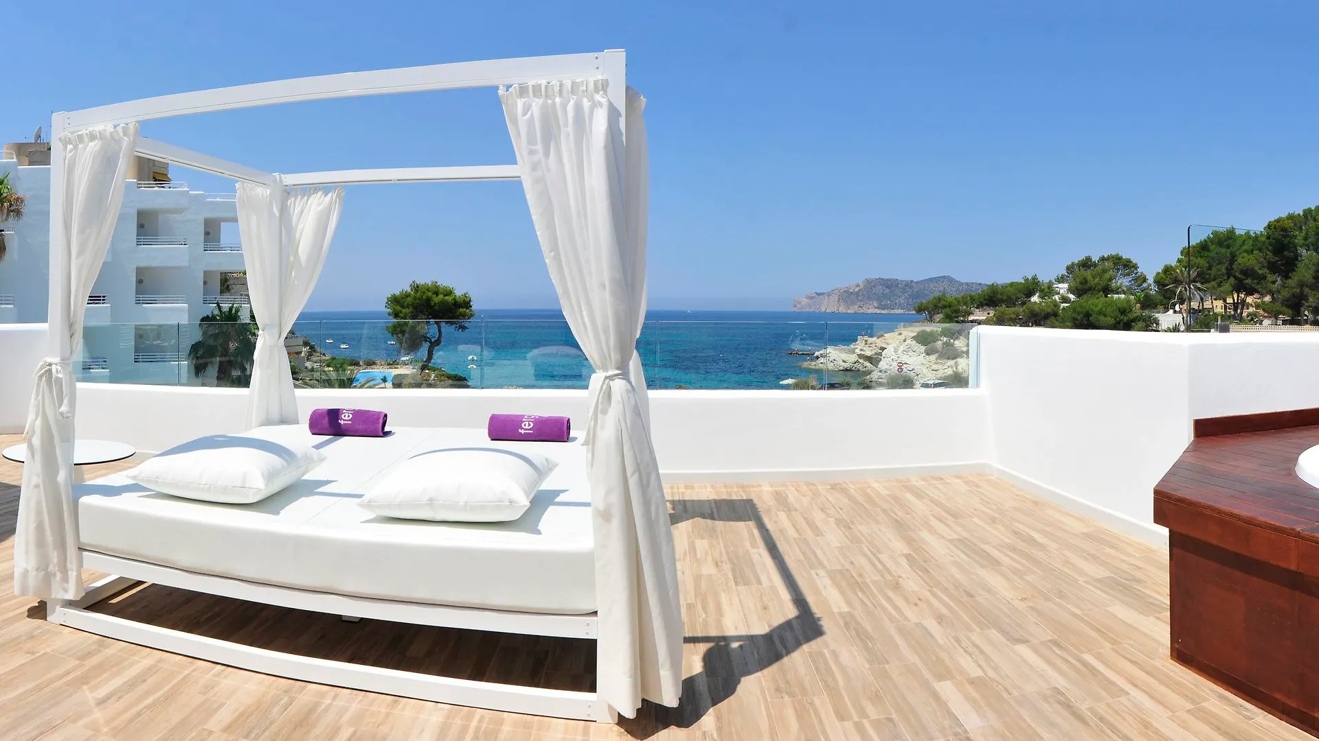 Fergus Style Cala Blanca Suites Santa Ponsa 4*,