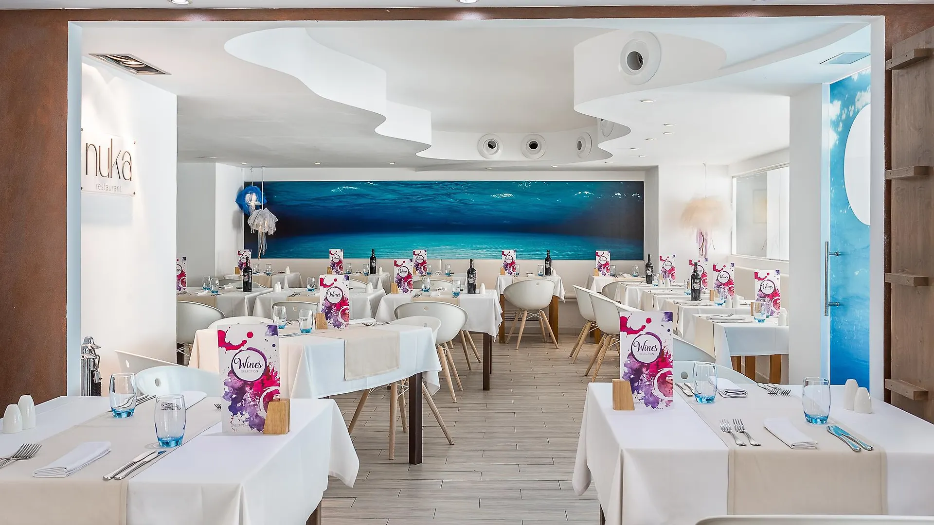 Fergus Style Cala Blanca Suites Санта-Понса