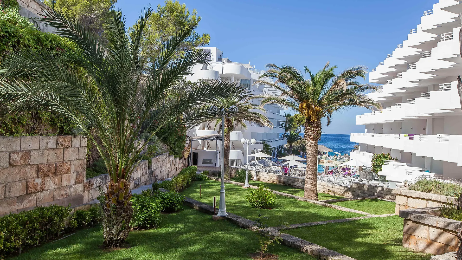 Fergus Style Cala Blanca Suites Санта-Понса Испания