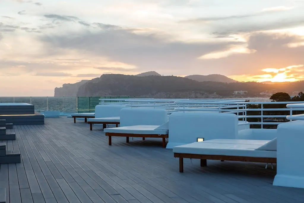 Fergus Style Cala Blanca Suites Санта-Понса