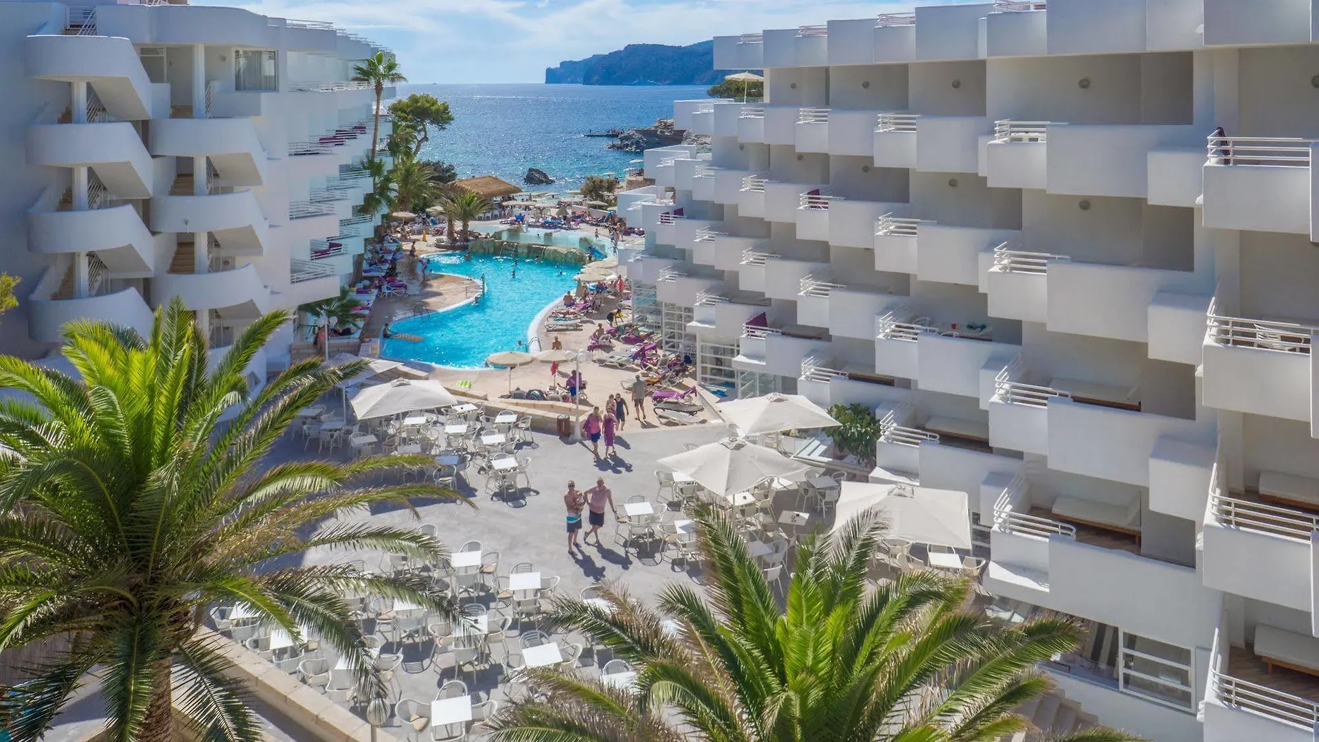 Fergus Style Cala Blanca Suites Санта-Понса