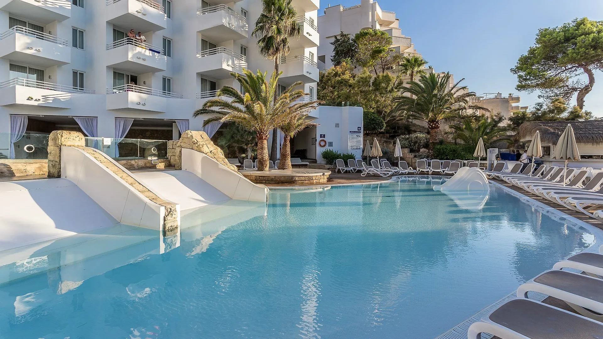 Fergus Style Cala Blanca Suites Санта-Понса